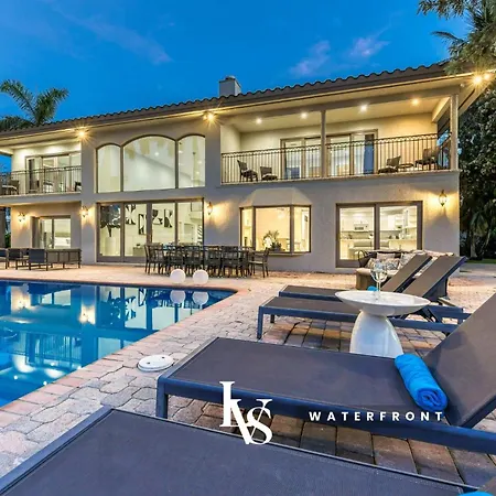 Villakey- Luxe Waterfront Villa 5Min To Beach
